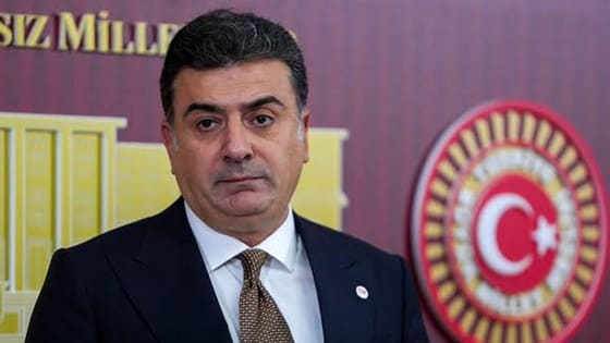 100 yıllık partiyi satanlara bak sen!  Ortada bir gaf yok CHP zaten kapatıldı