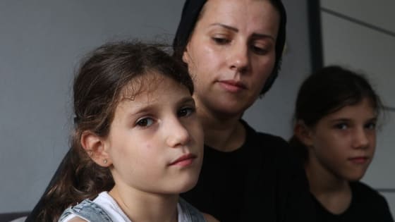 4 yıldır duyamıyordu! 220 bin liralık biyonik kulakla Ayşegül yeniden seslere kavuştu