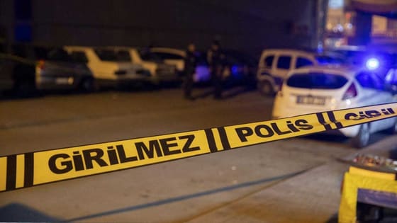 Ankara’da bir evde üç erkek ölü bulundu: Vücutlarında kurşun ve bıçak yaraları tespit edildi