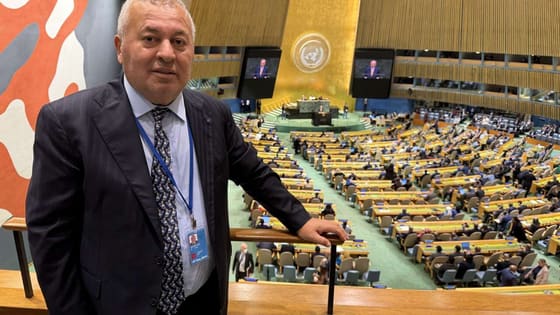 Arkasından konuşuyordu, şimdi arkasından koşturuyor! Cemal Enginyurt Erdoğan'ı canlı izlemek için bakın ne yaptı