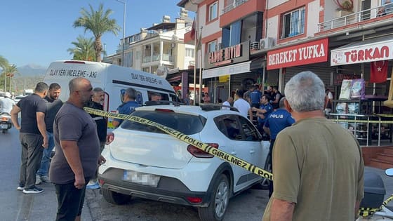 Baba asılı halde iki çocuğu ise yatağında ölü bulundu