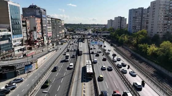Bahçelievler Belediyesi'nden Öğrencilere Eğitim Boyunca Ücretsiz Ulaşım Desteği