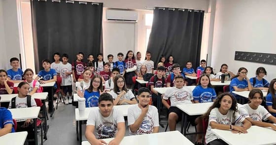 Buca'daki 'İkizler Okulu' yeni eğitim yılına 27 çift ikizle başladı