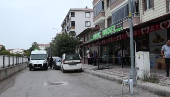 Çalıştığı marketi kan gölüne çevirdi! Eski eşini katledip intihar etti