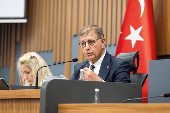 Cemil Tugay'dan seçmenini şok eden karar! CHP'nin ardından Atatürk'ü de sildi