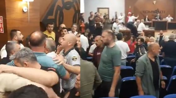 CHP’de kopuş Konyaaltı Meclisi’ni karıştırdı! İstifa sonrası ortalık birbirine girdi