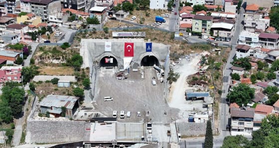 CHP’li belediyenin tünel projesi mahalleyi hayalet şehre çevirdi! Esnaf sinek avlıyor
