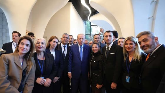 Cumhurbaşkanı Erdoğan’dan New York’ta pastane ziyareti! Vatandaşlarla bir araya geldi