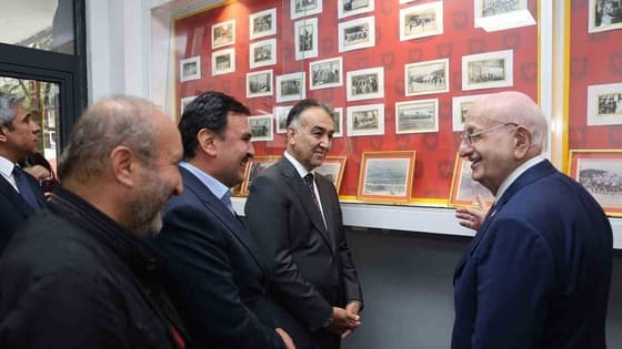 İsmail Kahraman, okuduğu liseyi ziyaret etti