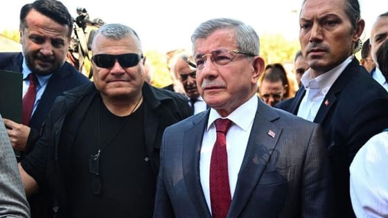 Davutoğlu’nun oğlu dünya evine giriyor! Başkan Erdoğan’a da davetiye gönderdi