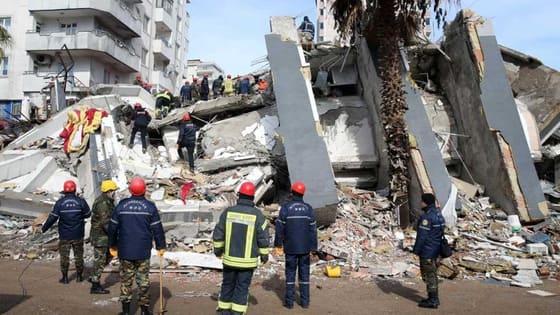 Depremde yıkılan Ezgi Apartmanı davasında karar! Mahkeme kararını açıkladı