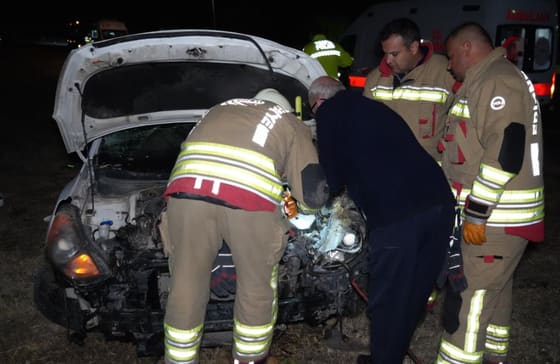Edirne'de alkollü sürücünün kullandığı otomobil metrelerce savrularak taklalar attı: 1'i ağır 3 yaralı