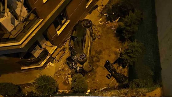 Eyüpsultan’da binanın üçüncü katına çarpan otomobil bahçeye düştü: 2 yaralı