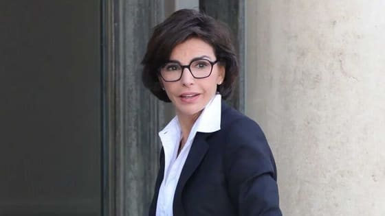Fransa'da yolsuzluktan yargılanan eski bakan hakkında hapis istemi