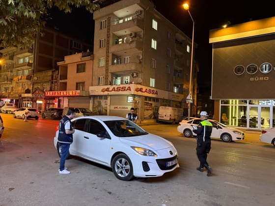 İnegöl’de dev asayiş uygulaması! Polis kuş uçurtmadı: Bin 412 kişi sorgulandı