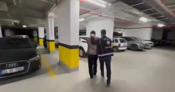 İstanbul merkezli 13 ilde sahte vatandaşlık operasyonunda 73 şüpheli gözaltına alındı