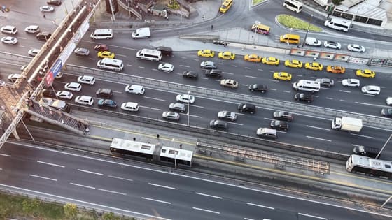 İstanbul’da okulun ilk günü korkulan olmadı! Trafik yüzde 51’de kaldı