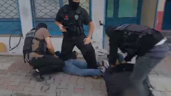 İstanbul’un 3 ilçesinde operasyon! Zehir tacirlerine darbe: 5 gözaltı