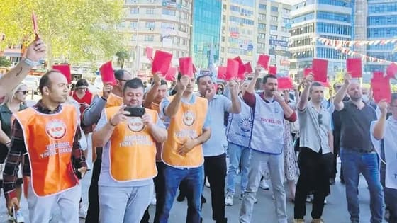 İzmir'de Yeni Parti'ye ‘kırmızı kart’