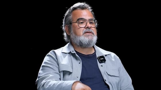 'Kadının açık giyinmesi başındaki erkeğin suçu' dedi, azgınların hedefi oldu