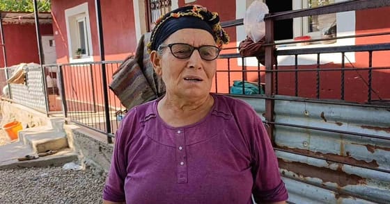 Kozan'daki yangında evini şebeke suyuyla kurtaran Arzu Bozkurt o geceyi anlattı