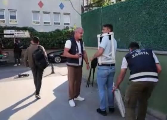 Okul önünde sattığı şeye bakın: Zabıta anında müdahale etti!