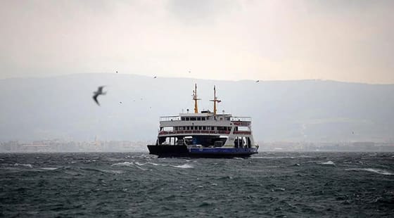 Olumsuz hava deniz ulaşımını vurdu: Çok sayıda feribot seferi iptal
