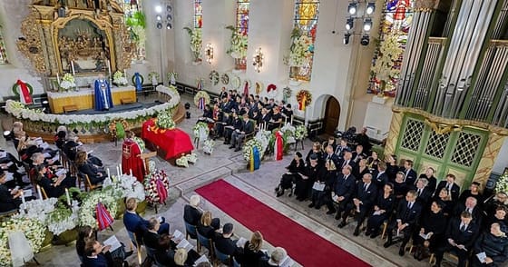 Oslo'da binlerce kişi Kral 5. Harald'ı uğurladı, cenazeye dünya liderleri katıldı