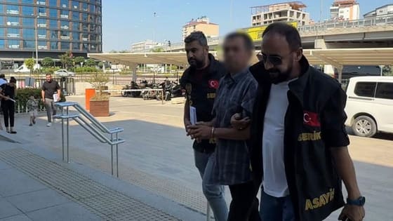 Şikayetçi olanlara kabusu yaşattı! Çöp poşetli kundakçı kıskıvrak yakalandı