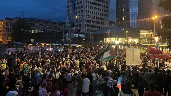 Slovenyalılar, ülkelerinde İsrail elçiliğinin açılmasını protesto etti!