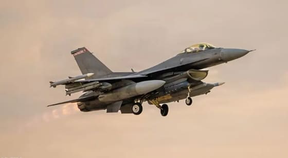 Son dakika: ABD’ye ait F-16 Almanya’da düştü! Pilot paraşütle kurtuldu