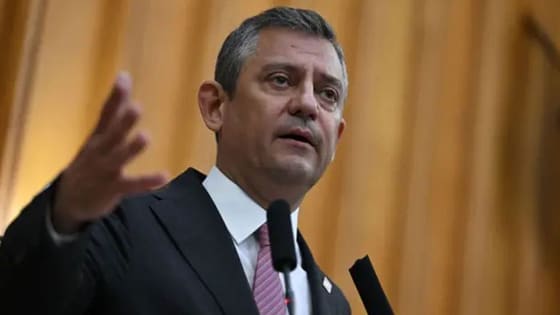 Vatandaşın kol böreği ikramı Özgür’ü kızdırdı: Tövbe tövbe! Gözünü seveyim! İş mi bu şimdi?