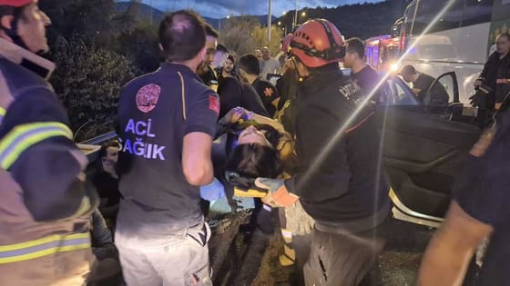 Yalova’da 7 araç birbirine girdi: 11 yaralı