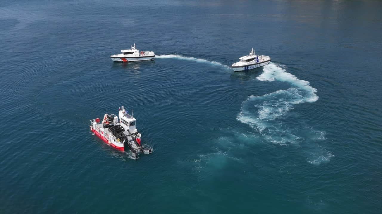 Foto - 10 günde 27 metreküp toplandı Deniz süpürgesi ile Antalya tertemiz olacak