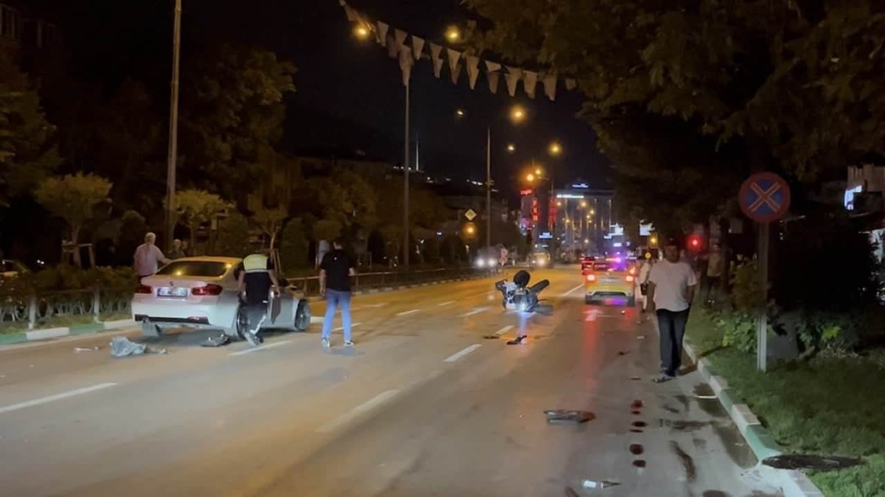 Foto - 150 kilometre hız ölüm getirdi! Çarpıp kaçtı