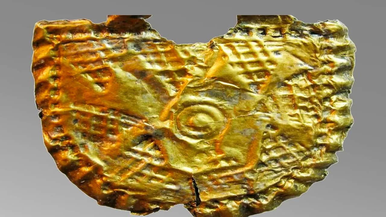 Foto - 1500 yıllık mezardan altın kadın ayakkabısı çıktı