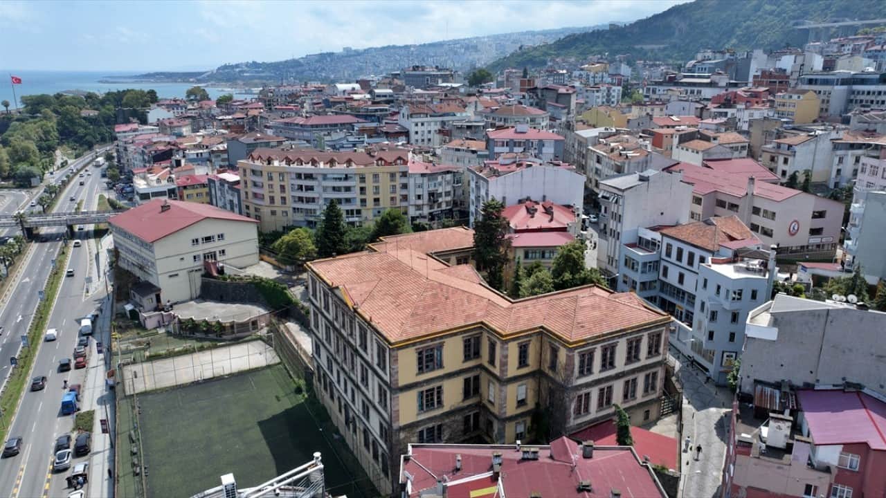 Foto - 2 bin 500 yıllık geçmişi var! Tarihi Kemeraltı Çarşısı, Trabzon'un ticaret geleneğini yaşatıyor