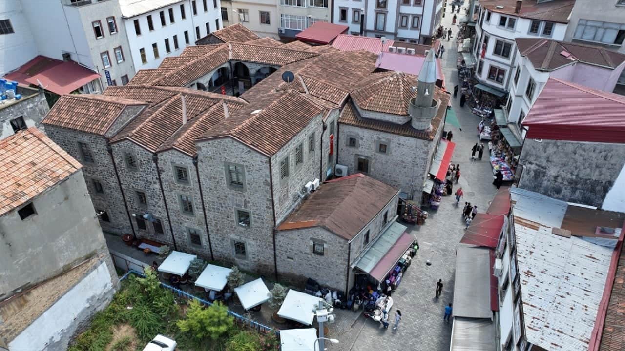 Foto - 2 bin 500 yıllık geçmişi var! Tarihi Kemeraltı Çarşısı, Trabzon'un ticaret geleneğini yaşatıyor