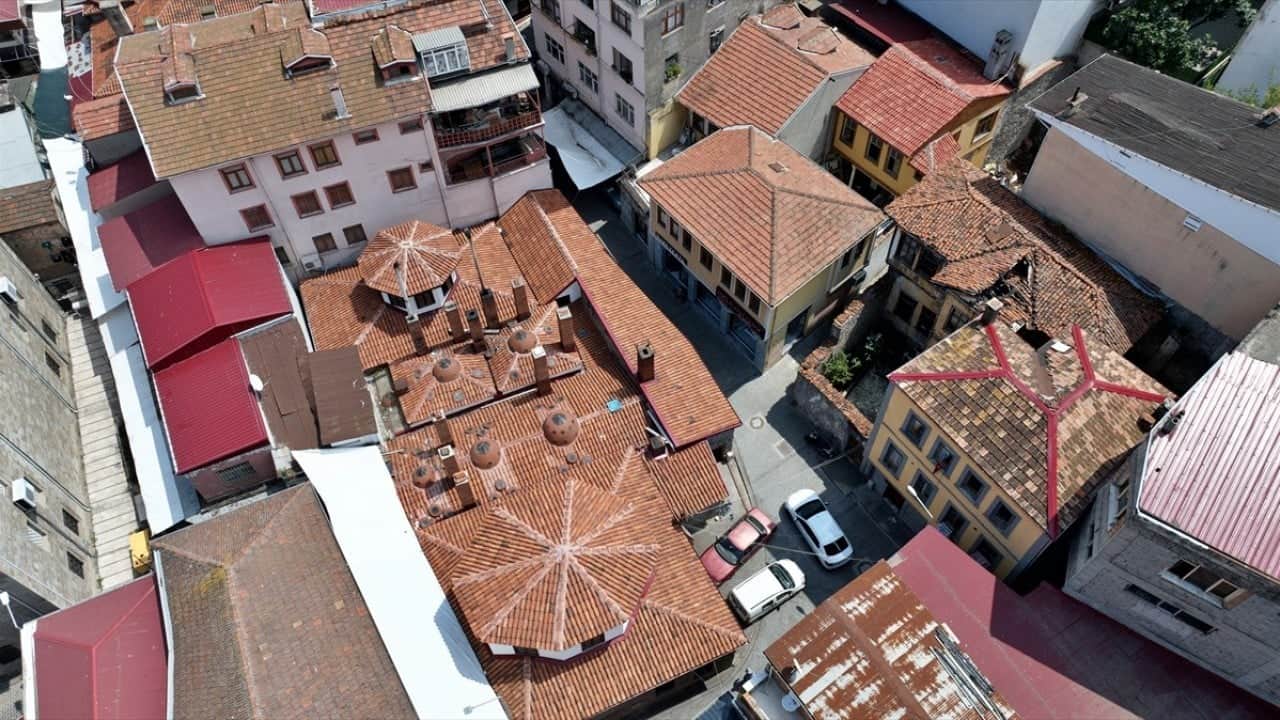 Foto - 2 bin 500 yıllık geçmişi var! Tarihi Kemeraltı Çarşısı, Trabzon'un ticaret geleneğini yaşatıyor