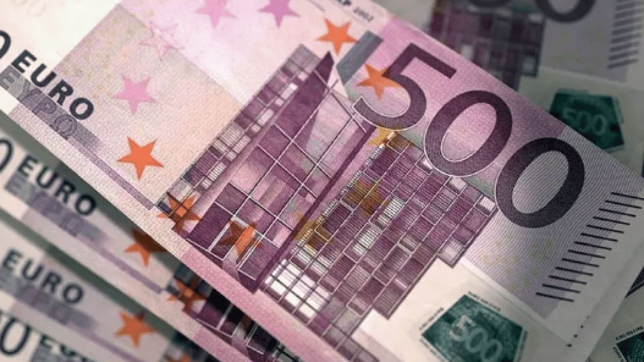 Foto - 25 yıl sonra bir ilk: Euro yeni yüzüne yavuşuyor!