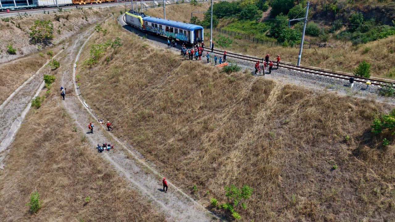 Foto - 3 ilden ekipler katıldı! Hızlı tren kazası tatbikatı yapıldı