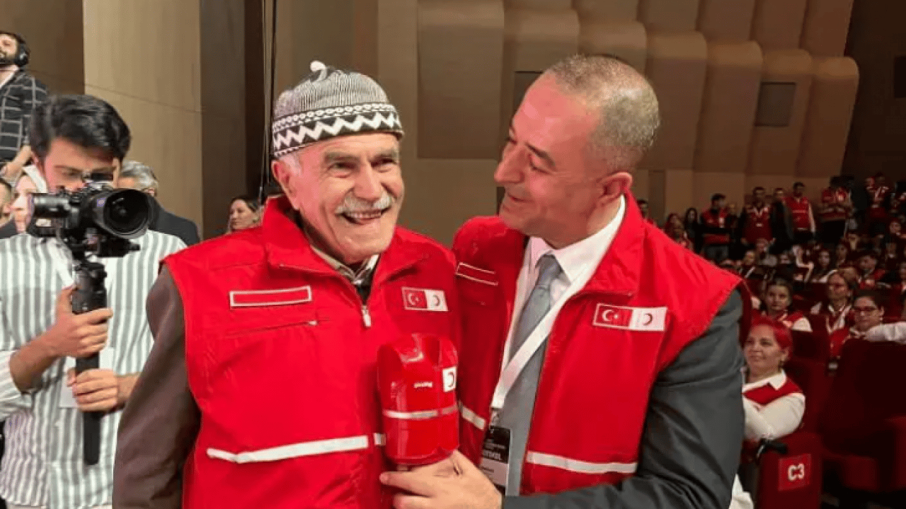 Foto - Kurak araziyi cennete çevirdi: 31 yılda 25 bin ağaç dikti!