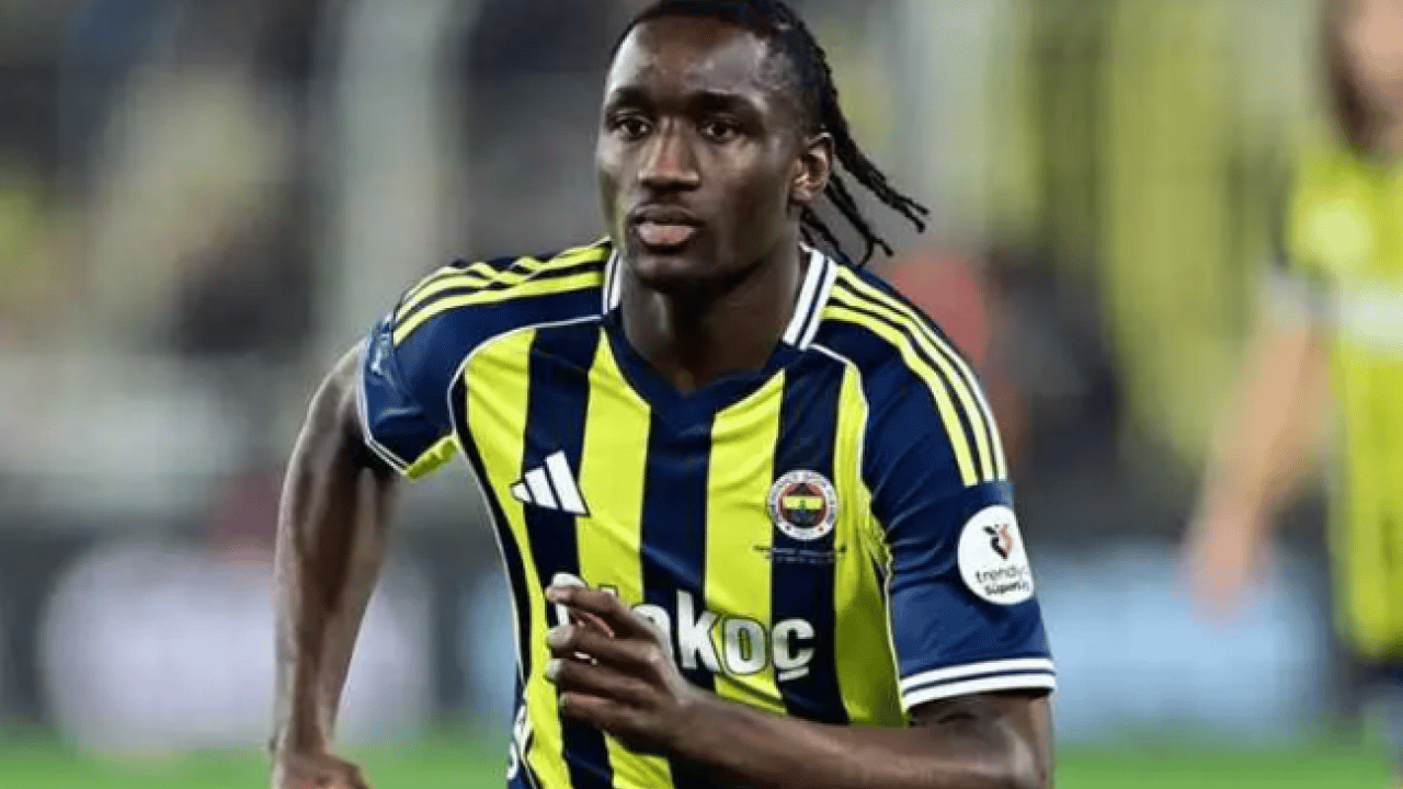 Foto - 32 milyonluk transfer : Fenerbahçe yıldız oyuncuyla el sıkıştı! 