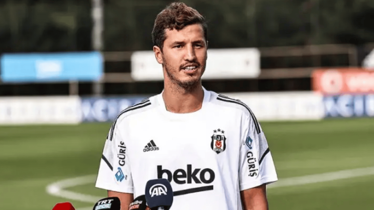 Foto - 32 milyonluk transfer : Fenerbahçe yıldız oyuncuyla el sıkıştı! 
