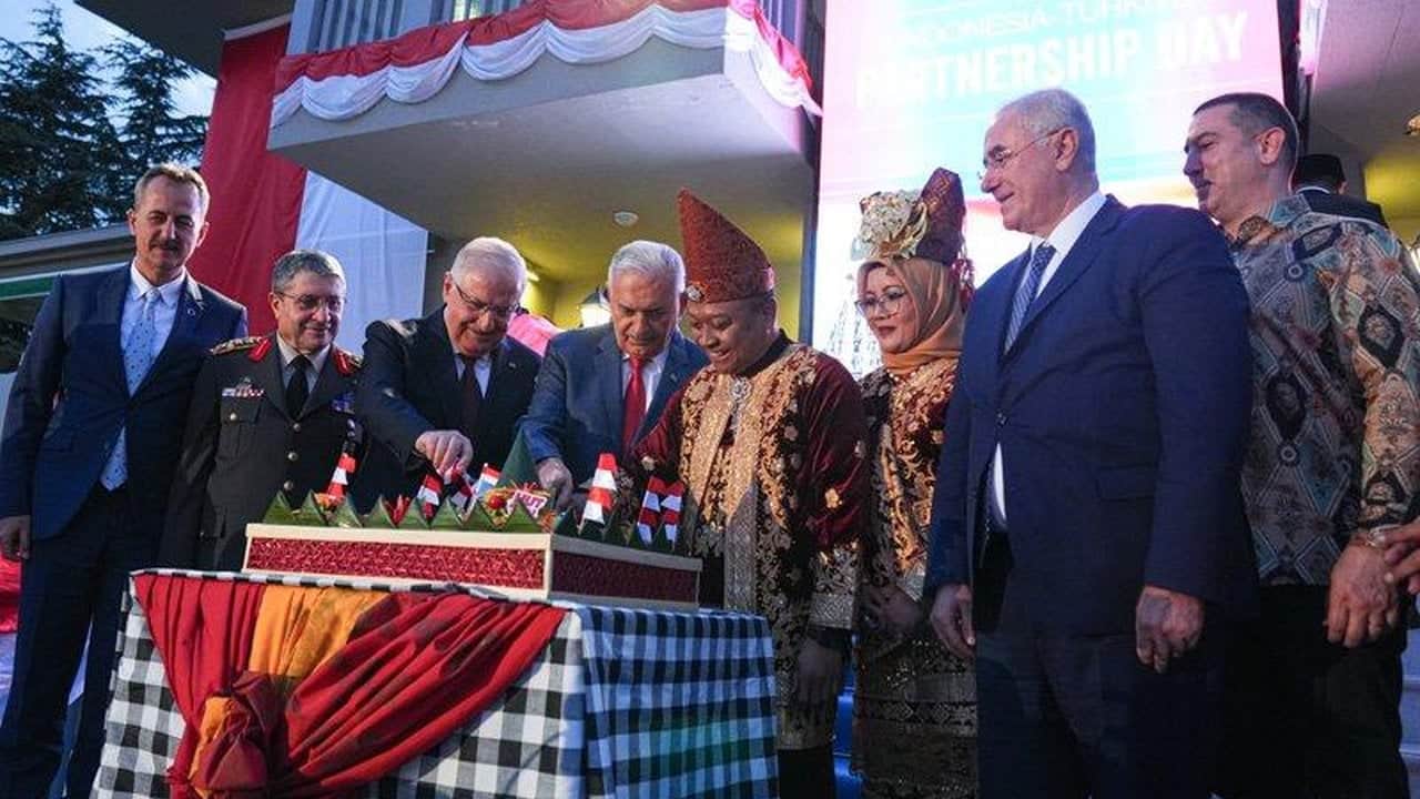 Foto - 48 adet savaş uçağı için kapımızı çalmışlardı! KAAN, Müslüman ülkeyle güveni taçlandırdı