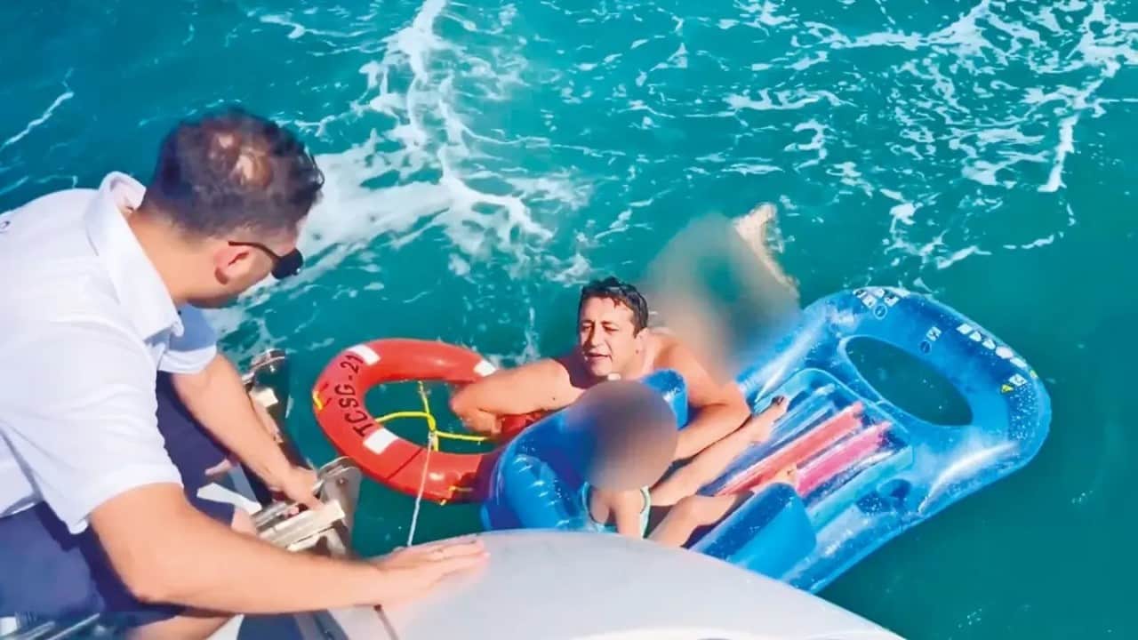 Foto - 7 gün 24 saat görev yapıyorlar Denizin hakimleri 2 bin 257 kişiyi kurtardı