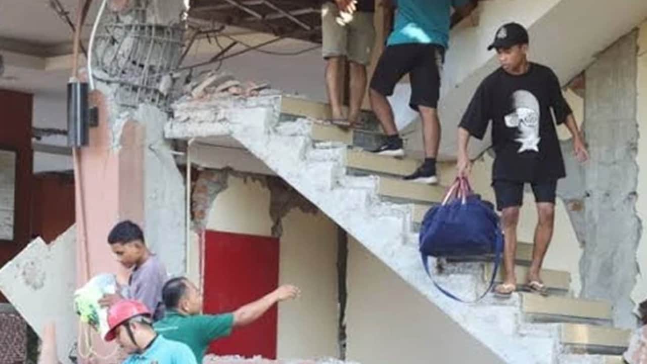 Foto - 7,7 ile zangır zangır sallandılar! Müslüman ülkede çok büyük deprem