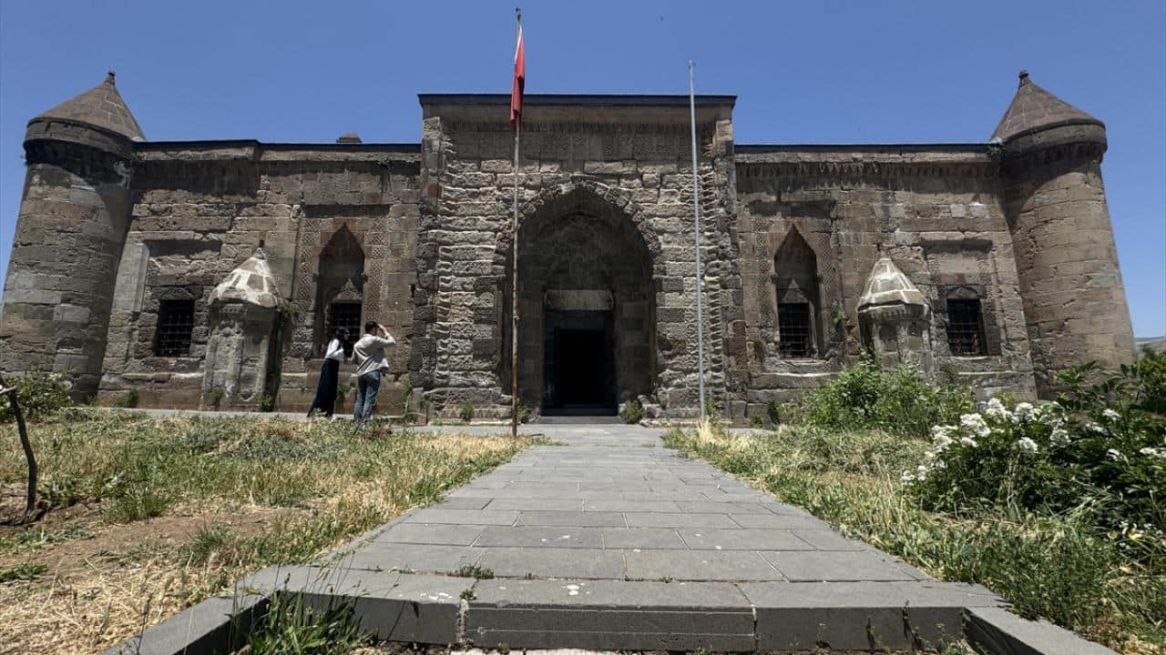 Foto - 8 medeniyete ev sahipliği yaptı! Tarihin ve doğal güzelliklerin buluştuğu şehir: Bitlis