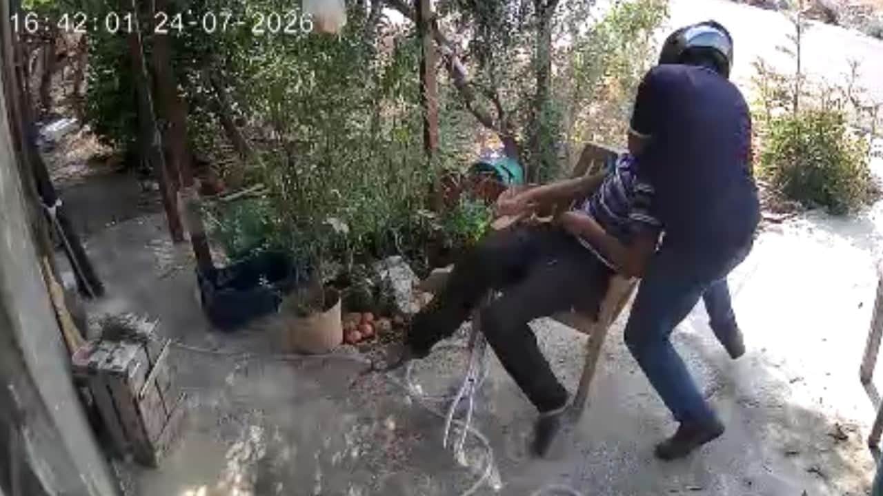 Foto - 80 yaşındaki adama canice saldırı! Boynunu kırmaya çalıştı