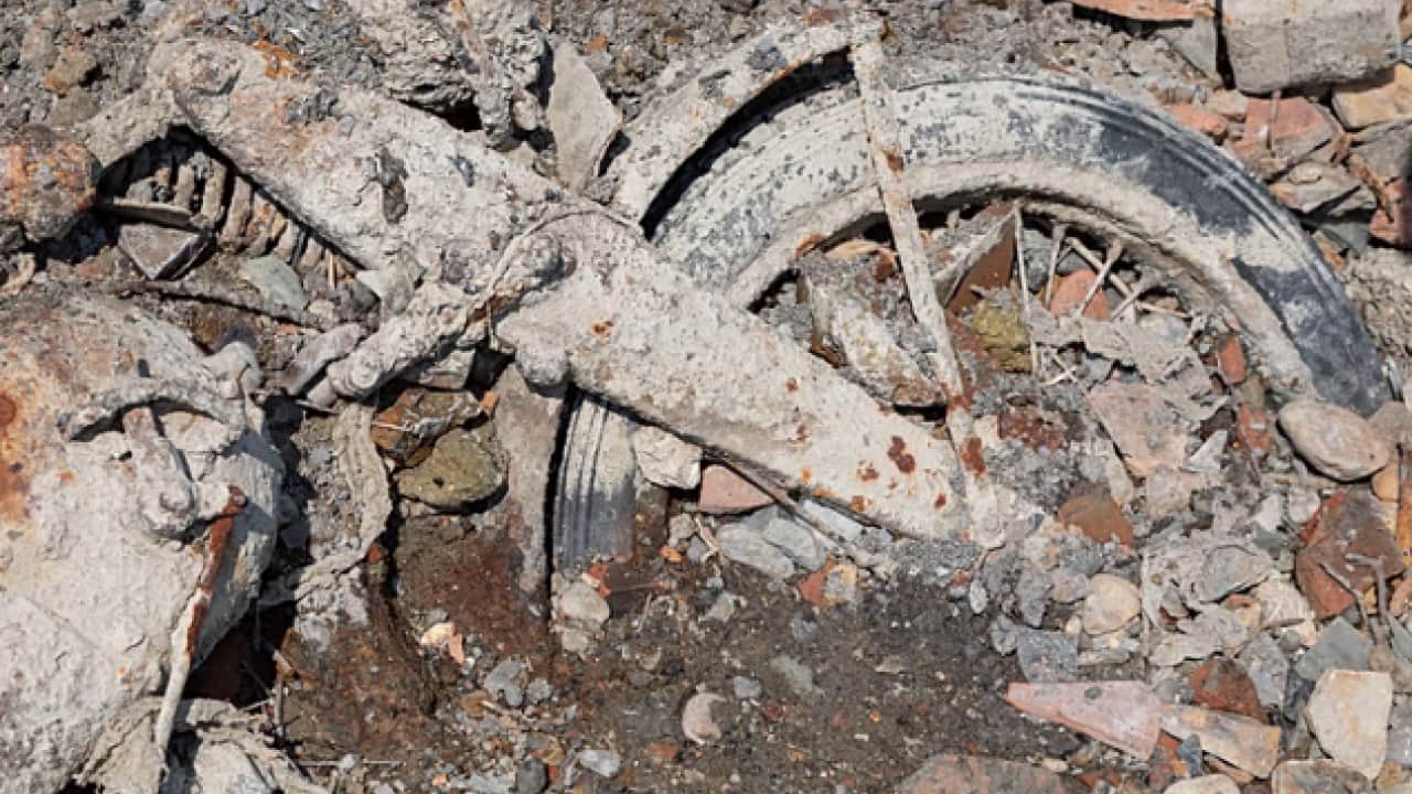 Foto - 80 yıl sonra bulunan kimlikler şaşırttı! Kim oldukları araştırılıyor!
